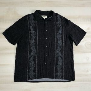 Island shores Hawaiian style Camp shirt XL